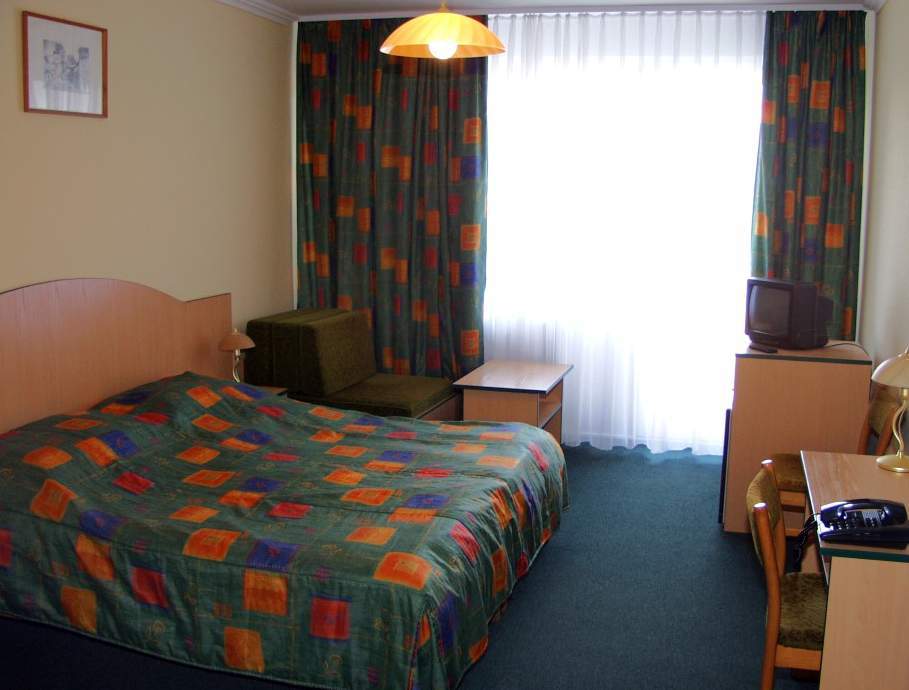 Hotel Magistern Siófok Esterno foto