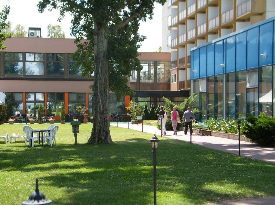 Hotel Magistern Siófok Esterno foto